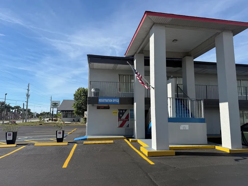 Englewood Inn & Suites hotel detail image 6