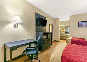 Econo Lodge Northport - Tuscaloosa North hotel thumbnail 7