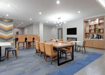 La Quinta Inn & Suites by Wyndham Eagle Pass hotel thumbnail 6