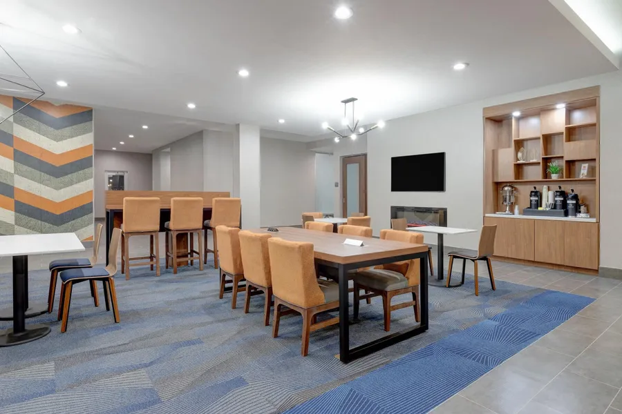 La Quinta Inn & Suites by Wyndham Eagle Pass hotel detail image 6