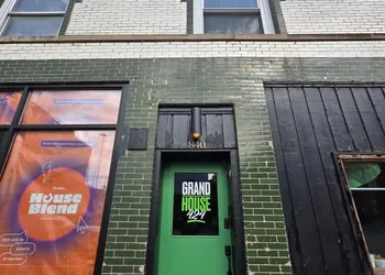 Grand House hotel thumbnail 2
