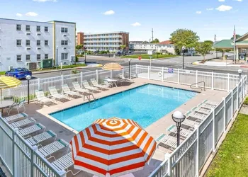 Eden Roc Ocean Front hotel thumbnail 5