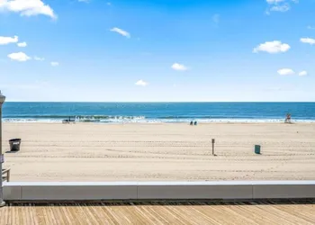 Eden Roc Ocean Front hotel thumbnail 7