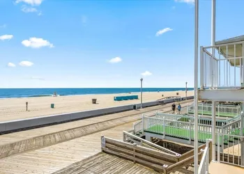 Eden Roc Ocean Front hotel thumbnail 8