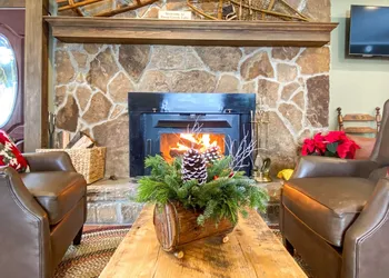 LakeFront Lodge hotel thumbnail 2