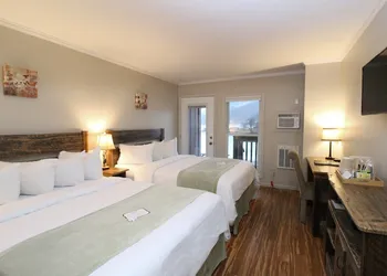 LakeFront Lodge hotel thumbnail 5