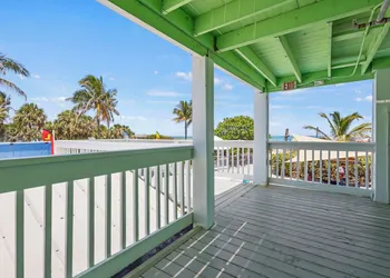 Oceanfront Inn Room #7 - Partial Ocean View - King Bed hotel thumbnail 4