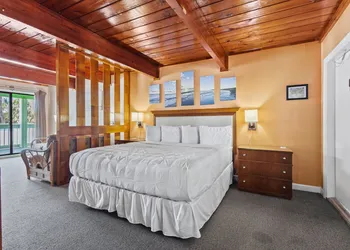 Oceanfront Inn Suite #6- King Bed hotel thumbnail 2