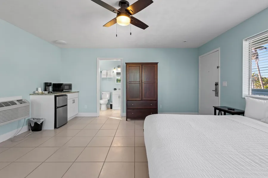 Oceanfront Inn Room #1 - Partial Ocean View, King Bed hotel detail image 2