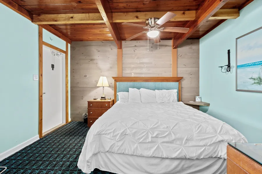 Oceanfront Inn Room #5 - Standard Room - King Bed hotel detail image 2