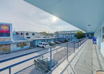 Leeward Motel By Capital O North Miami Beachside hotel thumbnail 2