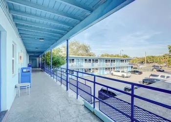 Leeward Motel By Capital O North Miami Beachside hotel thumbnail 3
