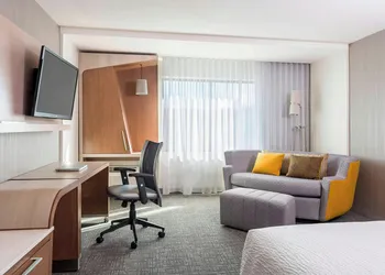 Courtyard By Marriott Fresno Downtown hotel thumbnail 3