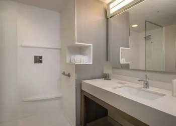 Courtyard By Marriott Fresno Downtown hotel thumbnail 5