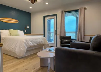 The Breeze Beachfront Resort hotel thumbnail 4