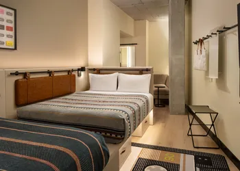 Moxy Atlanta Downtown hotel thumbnail 8