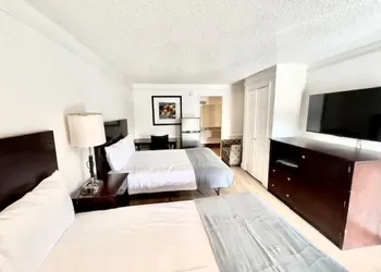 Airport Inn hotel thumbnail 3