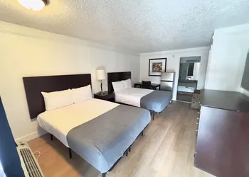Airport Inn hotel thumbnail 4