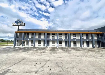 Airport Inn hotel thumbnail 7