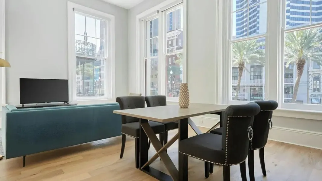 Sleeps 26 Entire Floor, Steps to French Quarter The Harlequin by Avantstay hotel detail image 2