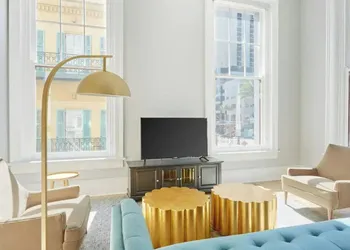 Sleeps 26 Entire Floor, Steps to French Quarter The Harlequin by Avantstay hotel thumbnail 3