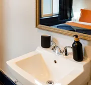 The Guesthouse Vancouver Downtown hotel detail image 4