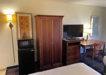 Millennium inn hotel thumbnail 3
