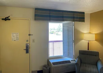 Millennium inn hotel thumbnail 5