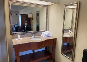 Millennium inn hotel thumbnail 8