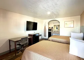 Kermit Inn hotel thumbnail 2