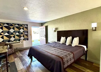 Kermit Inn hotel thumbnail 7