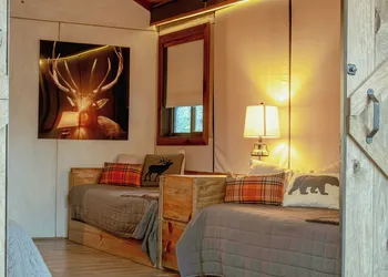 GLAT Austin hotel thumbnail 3