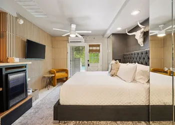 Speakeasy Hotel hotel thumbnail 6