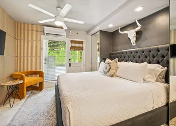 Speakeasy Hotel hotel thumbnail 7