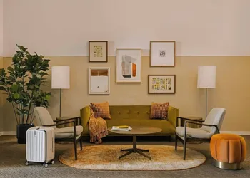 Hotel Houze Detroit Downtown hotel thumbnail 2