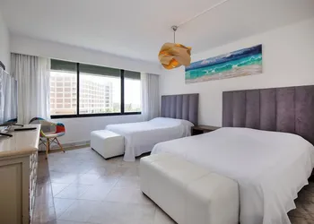 State of the Art beach front Condo hotel thumbnail 3