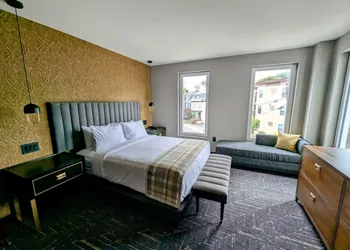 Beacon Suites Hotel hotel thumbnail 3