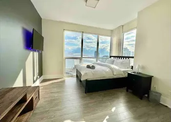 Sky Suites at Front hotel thumbnail 3