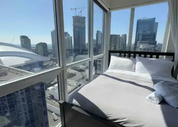 Sky Suites at Front hotel thumbnail 6