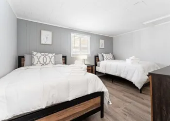 Seaside Suites hotel thumbnail 3