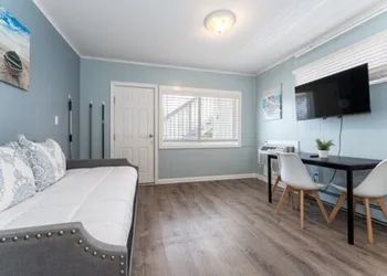 Seaside Suites hotel thumbnail 4