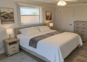 Spacious Family Retreat Port Charlotte hotel thumbnail 7