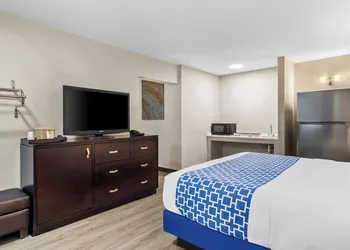 Suburban Studios Orange Park - Jacksonville near Naval Air Station hotel thumbnail 6