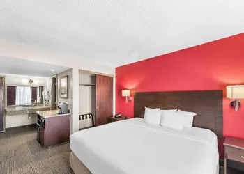 River's Edge Convention Center hotel thumbnail 5