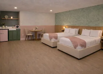 Abode Beach House hotel thumbnail 6