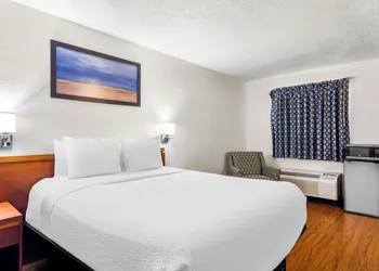 Homestay Inn & Suites hotel thumbnail 4