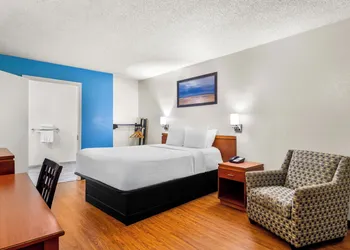 Homestay Inn & Suites hotel thumbnail 5