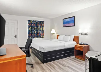 Homestay Inn & Suites hotel thumbnail 7