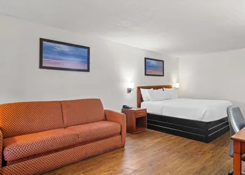 Homestay Inn & Suites hotel thumbnail 8