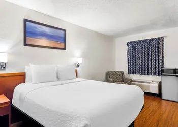 Homestay Inn & Suites hotel thumbnail 4